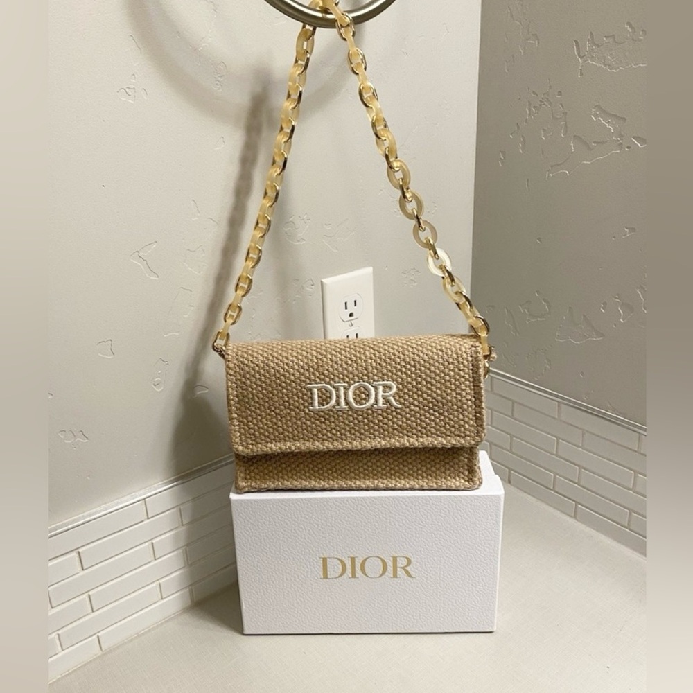 Dior Beauty Raffia Clutch Shoulder Bag with Resin Strap - Picture 2 of 15